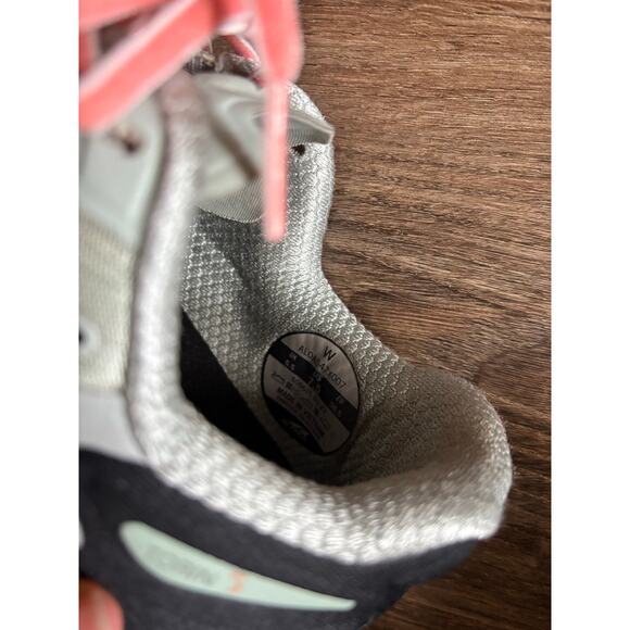 Altra Torin 5 Women's Size 7.5 Cushioned Running Shoes ALOA547X007 Pre-Owned - Picture 9 of 10